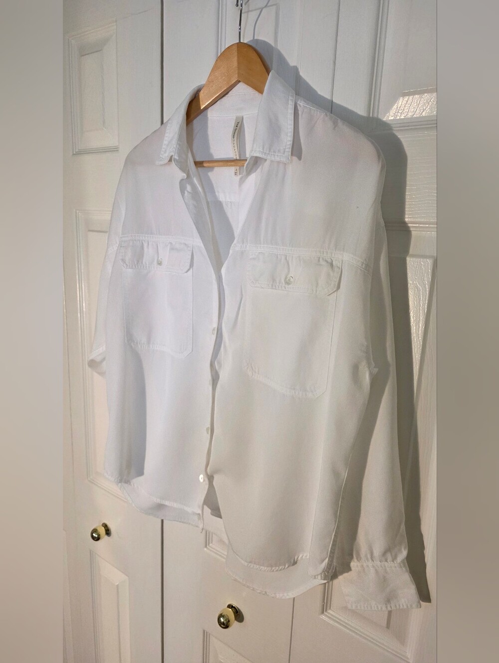 Aritzia Babaton Utility Relaxed White Button-Down Shirt with Patch Pockets - Picture 4 of 12